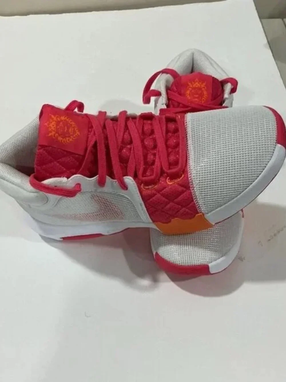 Nike LeBron Witness 8 Dunkin Donut Limited Edition Basketball Shoes Size 10.5